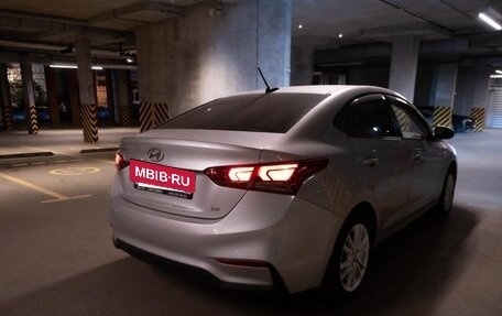 Hyundai Solaris II рестайлинг, 2017 год, 1 400 000 рублей, 5 фотография