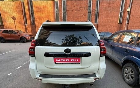 Toyota Land Cruiser Prado 150 рестайлинг 2, 2022 год, 7 000 000 рублей, 7 фотография