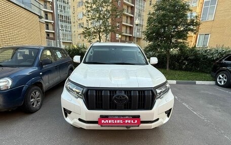 Toyota Land Cruiser Prado 150 рестайлинг 2, 2022 год, 7 000 000 рублей, 4 фотография