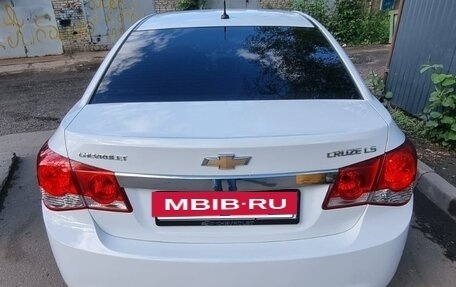 Chevrolet Cruze II, 2010 год, 450 000 рублей, 3 фотография