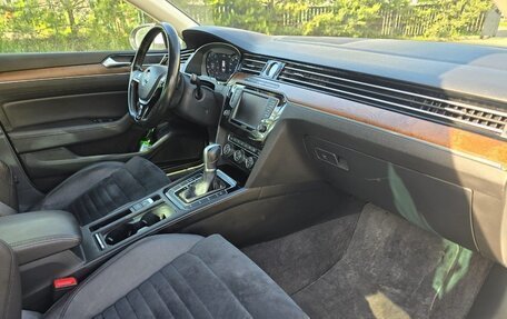 Volkswagen Passat B8 рестайлинг, 2017 год, 2 245 000 рублей, 23 фотография