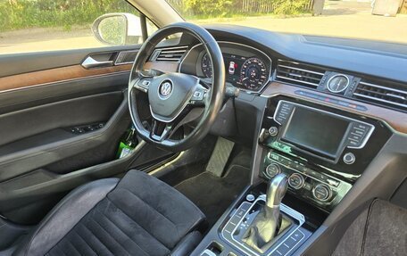 Volkswagen Passat B8 рестайлинг, 2017 год, 2 245 000 рублей, 17 фотография