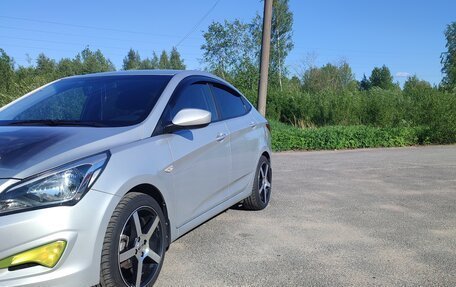 Hyundai Solaris II рестайлинг, 2015 год, 1 490 000 рублей, 3 фотография