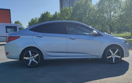 Hyundai Solaris II рестайлинг, 2015 год, 1 490 000 рублей, 4 фотография