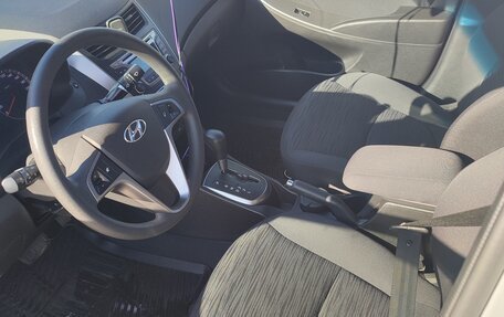 Hyundai Solaris II рестайлинг, 2015 год, 1 490 000 рублей, 8 фотография
