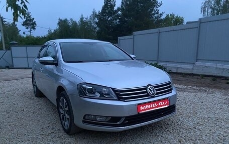 Volkswagen Passat B7, 2011 год, 880 000 рублей, 1 фотография