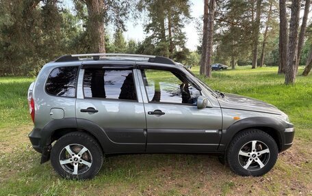 Chevrolet Niva I рестайлинг, 2011 год, 595 000 рублей, 6 фотография