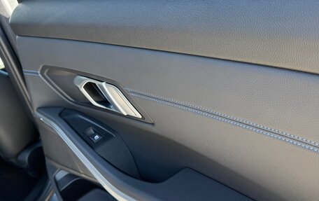 BMW 3 серия, 2019 год, 3 950 000 рублей, 14 фотография
