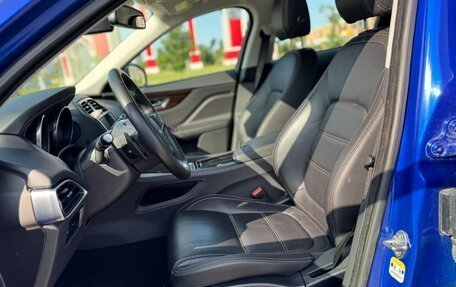 Jaguar F-Pace, 2017 год, 2 940 000 рублей, 13 фотография