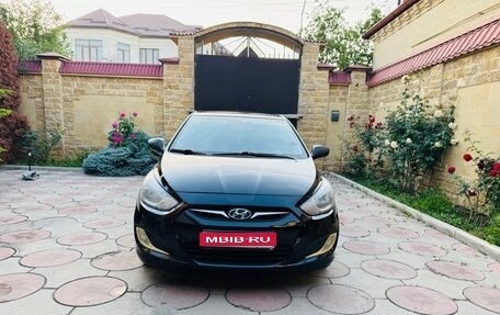 Hyundai Solaris II рестайлинг, 2013 год, 710 000 рублей, 1 фотография