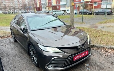 Toyota Camry, 2021 год, 3 100 000 рублей, 1 фотография