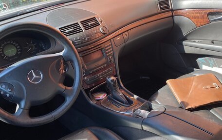 Mercedes-Benz E-Класс, 2004 год, 690 000 рублей, 10 фотография
