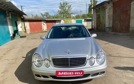 Mercedes-Benz E-Класс, 2004 год, 690 000 рублей, 4 фотография