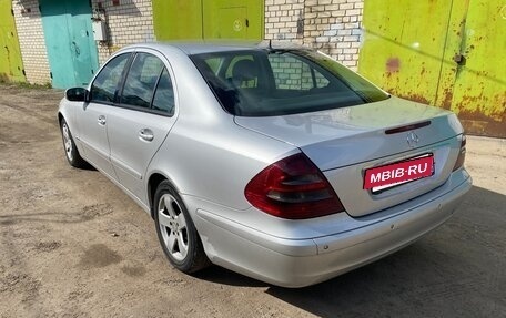 Mercedes-Benz E-Класс, 2004 год, 690 000 рублей, 2 фотография