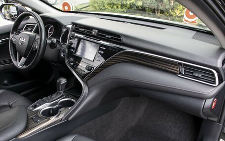 Toyota Camry, 2020 год, 2 395 000 рублей, 9 фотография