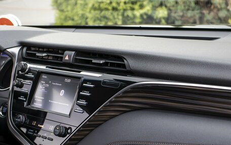 Toyota Camry, 2020 год, 2 395 000 рублей, 15 фотография