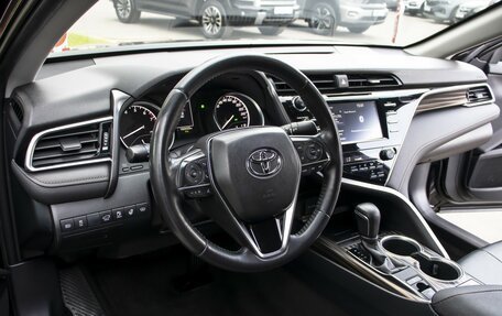 Toyota Camry, 2020 год, 2 395 000 рублей, 20 фотография