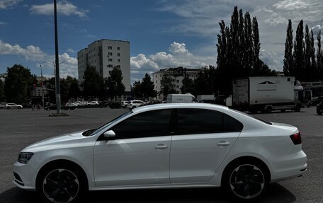 Volkswagen Jetta VI, 2016 год, 1 350 000 рублей, 4 фотография