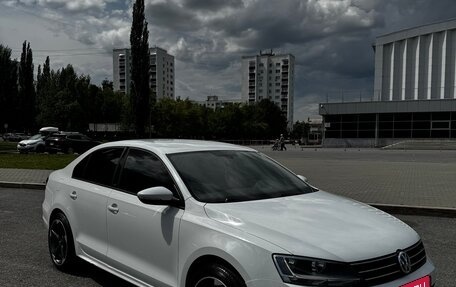 Volkswagen Jetta VI, 2016 год, 1 350 000 рублей, 2 фотография