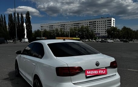 Volkswagen Jetta VI, 2016 год, 1 350 000 рублей, 5 фотография