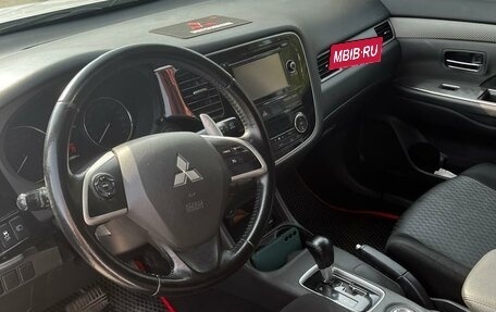 Mitsubishi Outlander III рестайлинг 3, 2014 год, 1 280 000 рублей, 5 фотография
