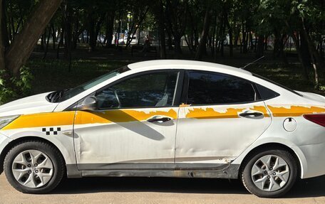 Hyundai Solaris II рестайлинг, 2015 год, 470 000 рублей, 5 фотография