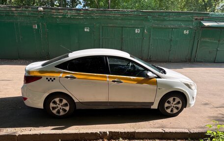Hyundai Solaris II рестайлинг, 2015 год, 470 000 рублей, 3 фотография