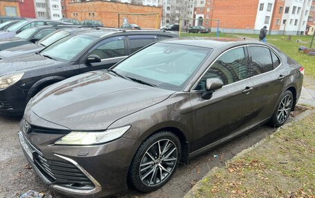 Toyota Camry, 2021 год, 3 100 000 рублей, 2 фотография