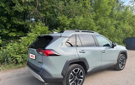 Toyota RAV4, 2018 год, 2 835 000 рублей, 2 фотография