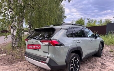 Toyota RAV4, 2018 год, 2 835 000 рублей, 5 фотография