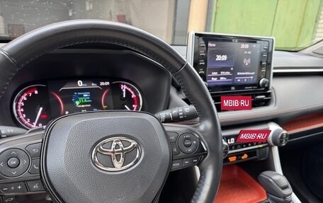 Toyota RAV4, 2018 год, 2 835 000 рублей, 6 фотография