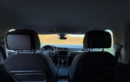 Volkswagen Tiguan II, 2020 год, 2 300 000 рублей, 17 фотография
