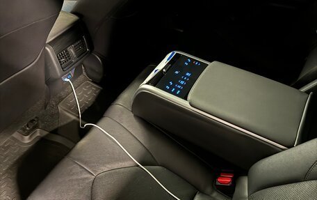 Toyota Camry, 2023 год, 4 600 000 рублей, 10 фотография