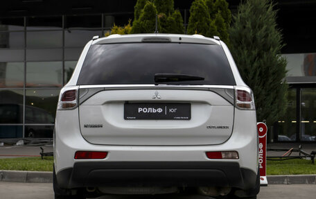 Mitsubishi Outlander III рестайлинг 3, 2013 год, 1 335 000 рублей, 6 фотография