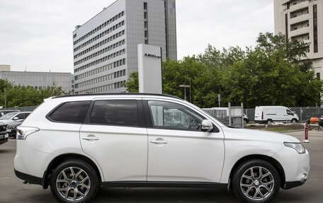 Mitsubishi Outlander III рестайлинг 3, 2013 год, 1 335 000 рублей, 4 фотография