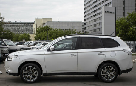 Mitsubishi Outlander III рестайлинг 3, 2013 год, 1 335 000 рублей, 8 фотография