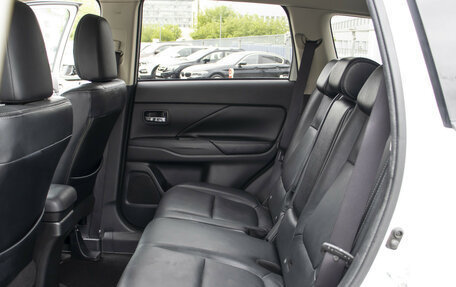 Mitsubishi Outlander III рестайлинг 3, 2013 год, 1 335 000 рублей, 10 фотография