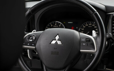 Mitsubishi Outlander III рестайлинг 3, 2013 год, 1 335 000 рублей, 13 фотография