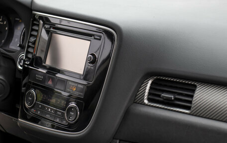 Mitsubishi Outlander III рестайлинг 3, 2013 год, 1 335 000 рублей, 14 фотография
