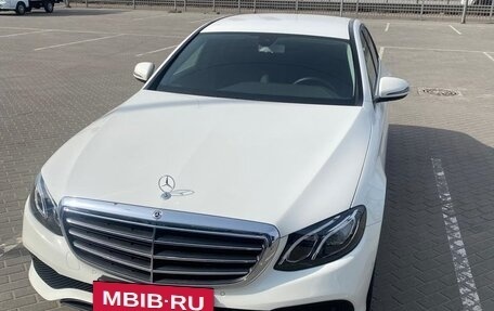 Mercedes-Benz E-Класс, 2019 год, 4 200 000 рублей, 3 фотография