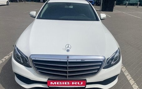 Mercedes-Benz E-Класс, 2019 год, 4 200 000 рублей, 6 фотография