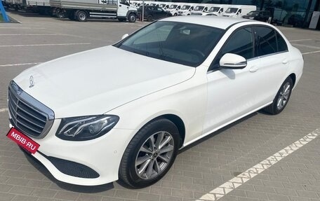 Mercedes-Benz E-Класс, 2019 год, 4 200 000 рублей, 5 фотография