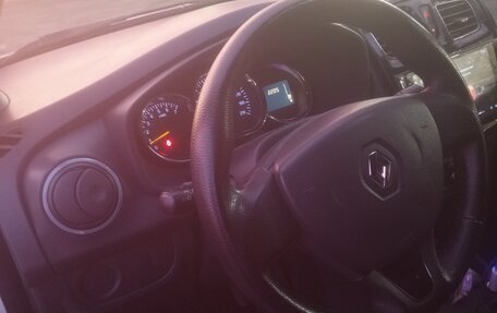 Renault Logan II, 2014 год, 585 000 рублей, 2 фотография
