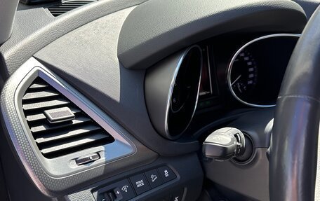 Hyundai Santa Fe III рестайлинг, 2017 год, 3 100 000 рублей, 18 фотография