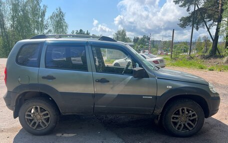 Chevrolet Niva I рестайлинг, 2011 год, 420 000 рублей, 3 фотография