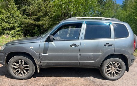 Chevrolet Niva I рестайлинг, 2011 год, 420 000 рублей, 4 фотография