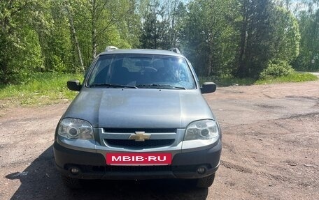 Chevrolet Niva I рестайлинг, 2011 год, 420 000 рублей, 2 фотография