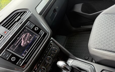 Volkswagen Tiguan II, 2017 год, 2 100 000 рублей, 12 фотография