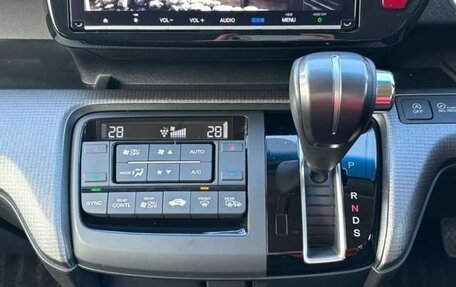 Honda Stepwgn IV, 2021 год, 1 870 000 рублей, 13 фотография