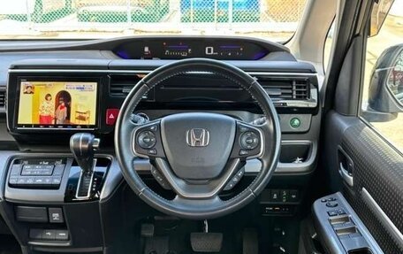 Honda Stepwgn IV, 2021 год, 1 870 000 рублей, 11 фотография